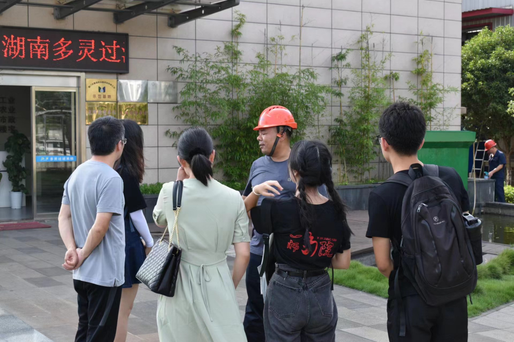 商學(xué)院深入多靈走訪調(diào)研，探求校企合作新路徑