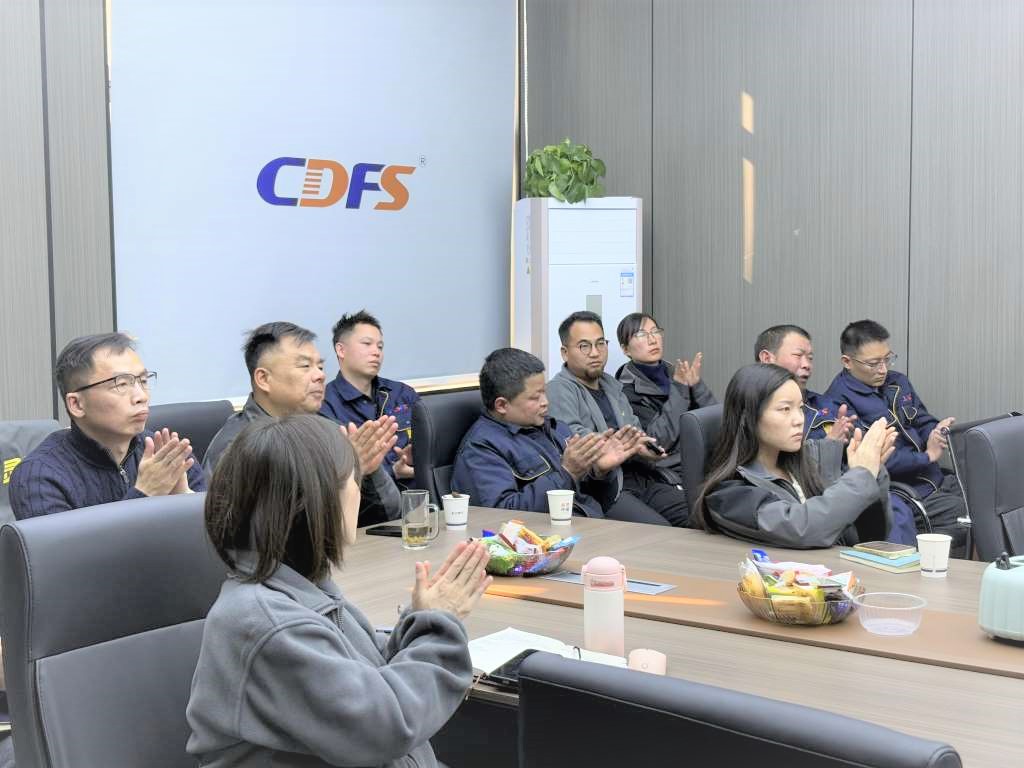 多靈年度經(jīng)營分析會盛況啟幕，共繪2025發(fā)展新藍圖